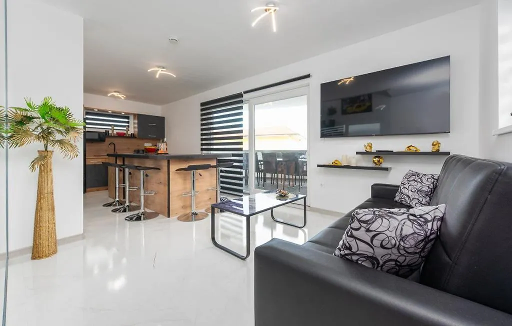 Apartment Luxurioeses Penthouse Welle Mit Whirlpool, Grill Und Meerblick Vir