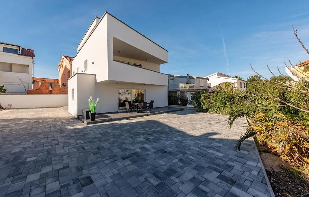 Apartment Luxurioeses Penthouse Welle Mit Whirlpool, Grill Und Meerblick Vir
